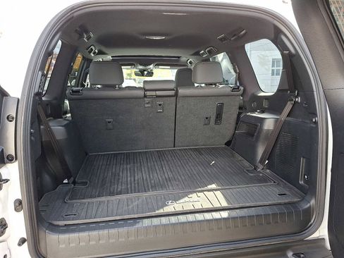 Used 2023 Lexus GX 460 Premium image 28