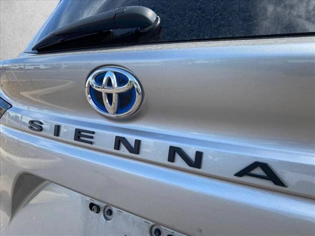 Used 2025 Toyota Sienna LE FWD image 16