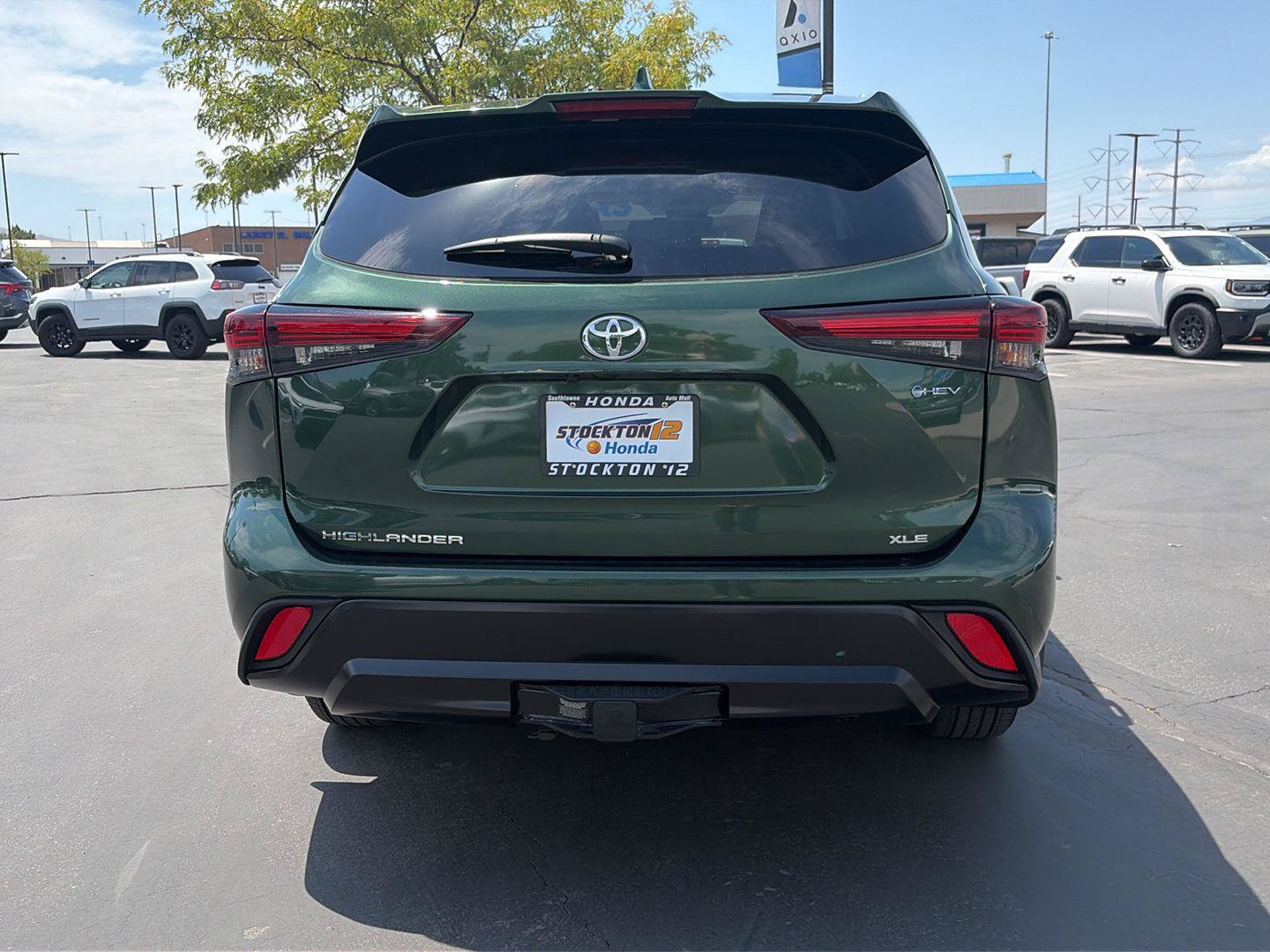 Used 2025 Toyota Highlander XLE AWD/4WD image 5
