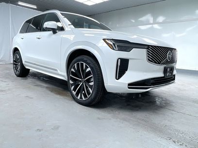 New 2025 Volvo XC90 B5 Core