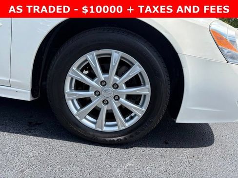 Used 2011 Buick Lucerne CXL w/ Driver Confidence Package FWD image 8