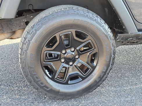 Used 2017 Jeep Wrangler Unlimited Sport image 28