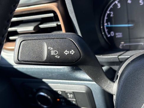 Used 2022 Ford Maverick Lariat image 9