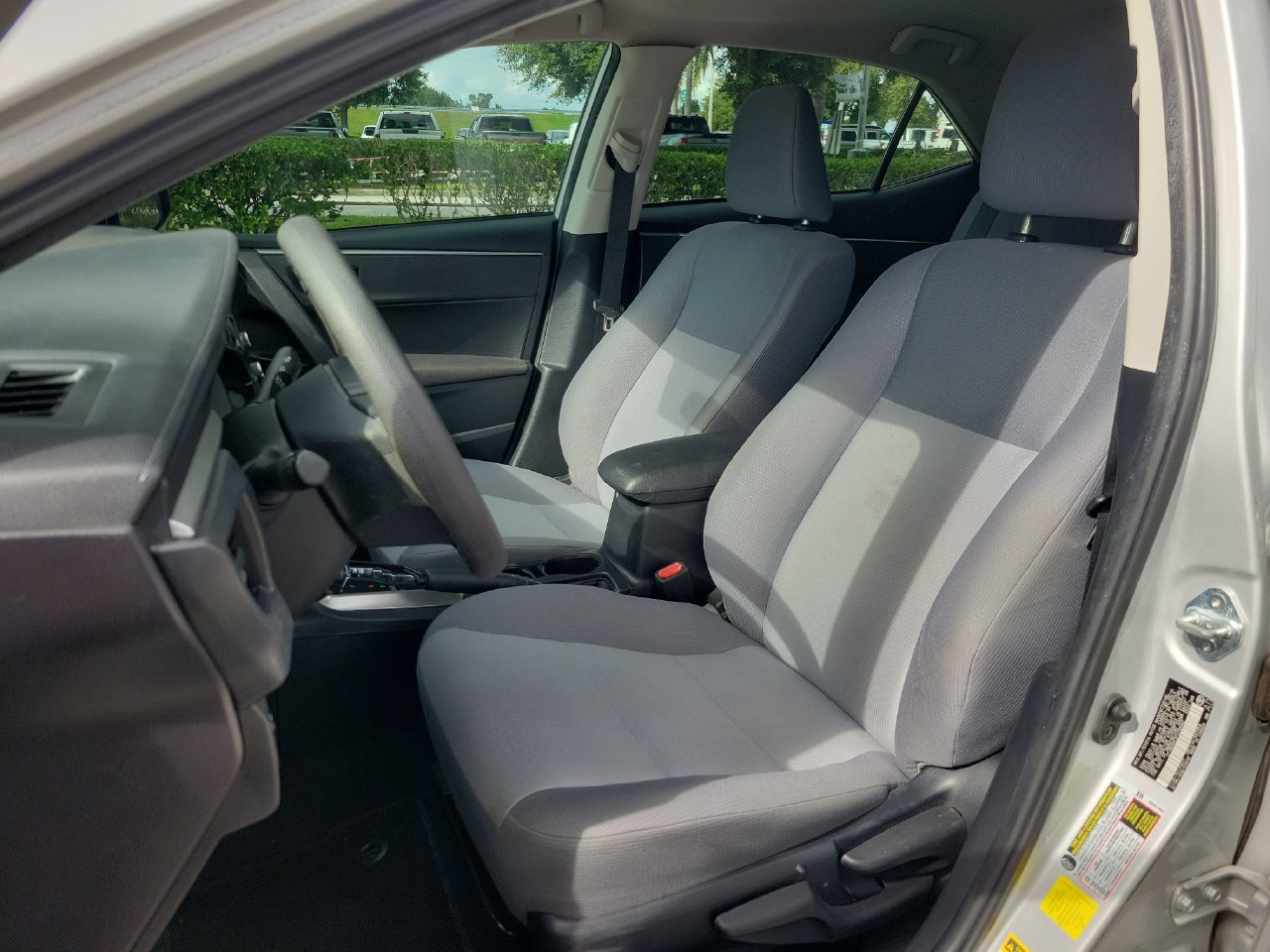 Used 2015 Toyota Corolla L FWD image 15