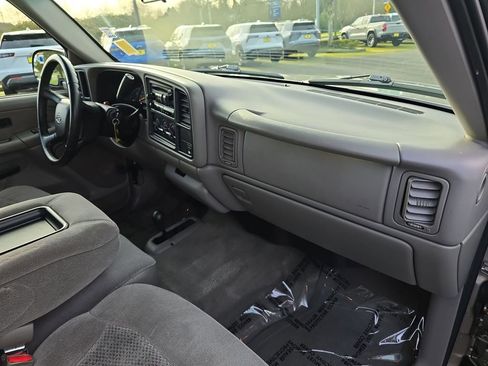 Used 2000 Chevrolet Silverado 1500 LS image 25