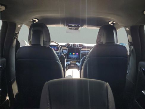 Used 2025 Mercedes-Benz GLC 300 image 9