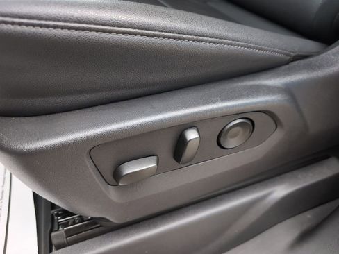 Used 2025 GMC Sierra 1500 SLT w/ SLT Premium Plus Package image 15