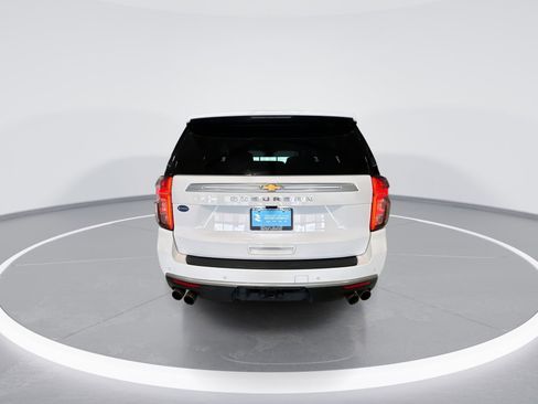 Used 2023 Chevrolet Suburban High Country image 7