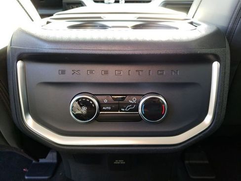 New 2026 Ford Expedition Active image 14