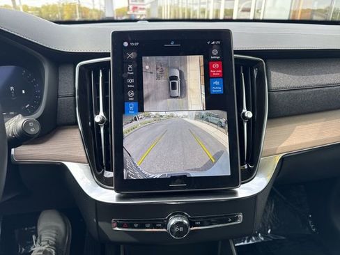 Certified 2025 Volvo XC90 B6 Plus AWD/4WD image 26