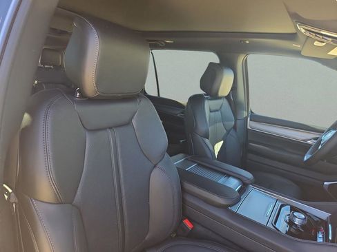 New 2025 Jeep Wagoneer Series II w/ Premium Group I RWD image 33