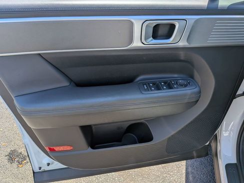 Used 2025 Hyundai Santa Fe SEL image 11