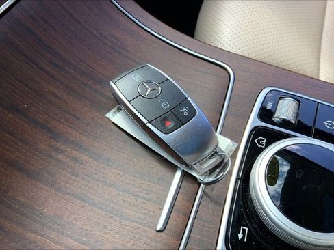 Used 2021 Mercedes-Benz C 300 4MATIC Sedan image 11