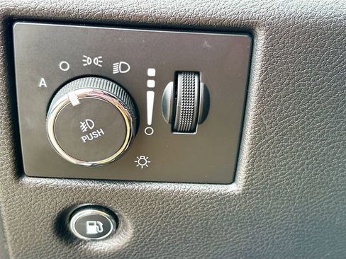 Used 2020 Jeep Grand Cherokee Limited X image 12