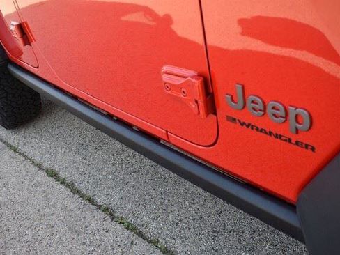 Used 2026 Jeep Wrangler Unlimited Rubicon AWD/4WD image 15