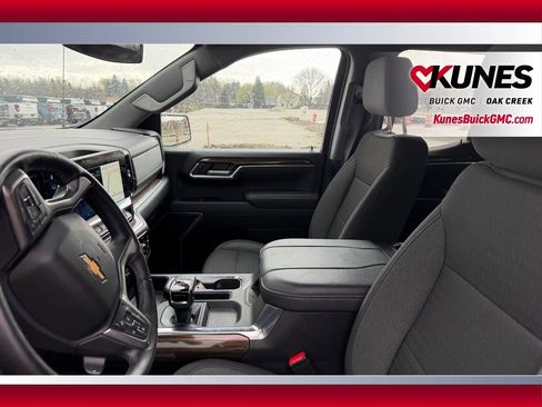 Used 2025 Chevrolet Silverado 1500 LT image 10