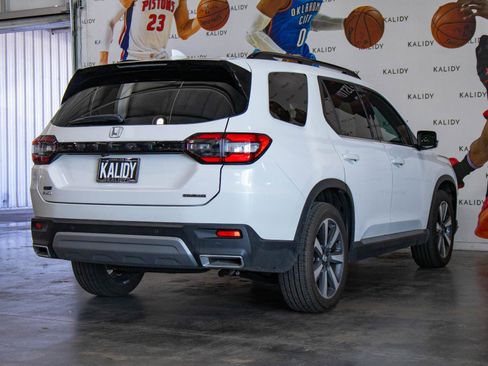 Used 2025 Honda Pilot Touring image 27