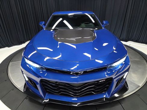 Used 2019 Chevrolet Camaro ZL1 RWD image 56