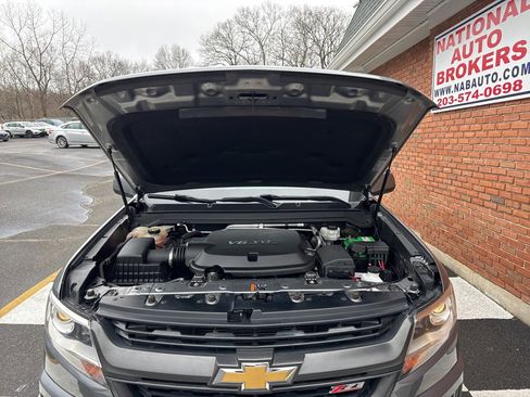 Used 2020 Chevrolet Colorado Z71 image 35