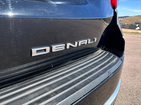 Used 2021 GMC Yukon XL Denali image 24