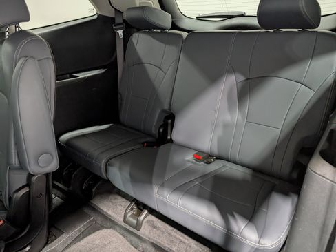 Used 2020 Buick Enclave Premium w/ Sun and Sites Package image 18