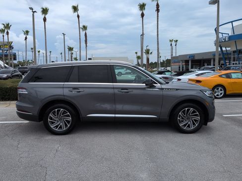 Certified 2023 Lincoln Aviator AWD w/ Class IV Trailer Tow Package image 3