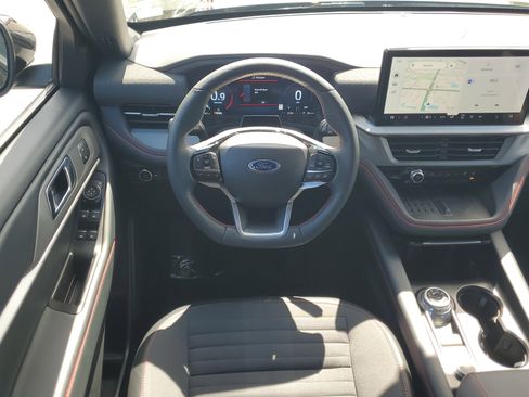 Certified 2025 Ford Explorer ST-Line w/ Premium Package image 18