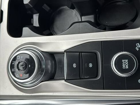 Certified 2022 Ford Explorer XLT w/ Equipment Group 202A image 25