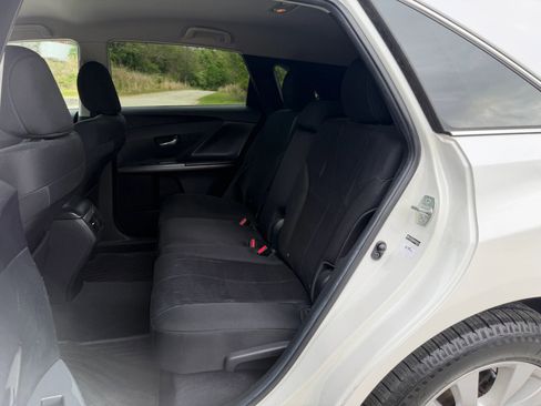 Used 2013 Toyota Venza LE FWD image 11