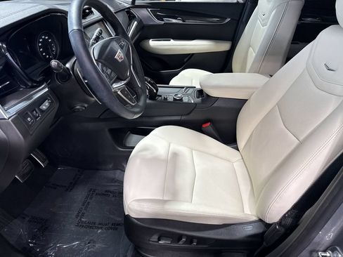 Used 2024 Cadillac XT5 Sportv w/ Technology Package AWD/4WD image 12