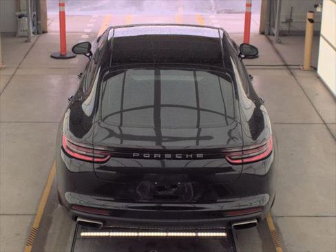 Used 2018 Porsche Panamera 4 image 7