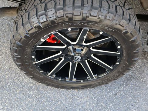 Used 2019 Chevrolet Silverado 1500 LT w/ All-Star Edition RWD image 41
