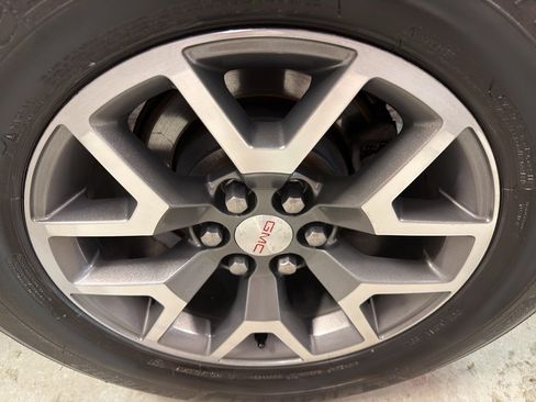 Used 2015 GMC Canyon SLE w/ All-Terrain Package image 34