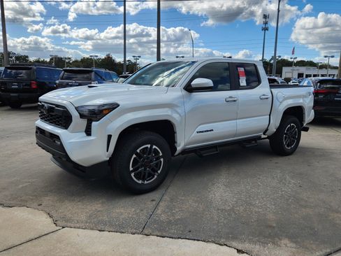 New 2026 Toyota Tacoma TRD Sport image 3