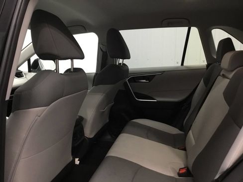 Used 2025 Toyota RAV4 XLE AWD/4WD image 12