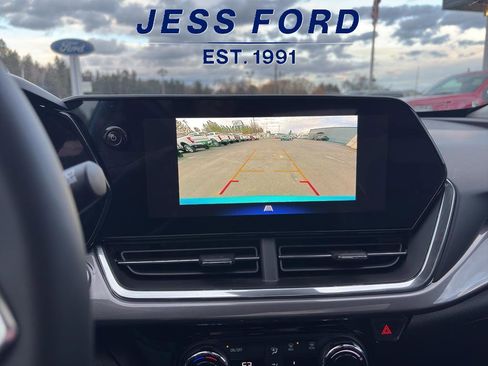 Used 2025 Chevrolet Trax ACTIV w/ Sunroof Package image 20