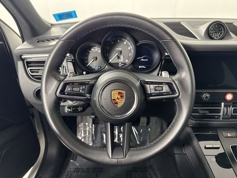 Certified 2023 Porsche Macan AWD/4WD image 35