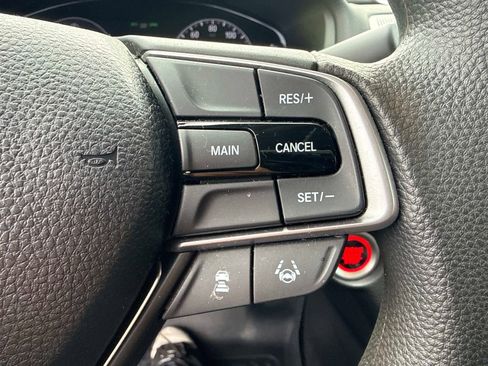 Used 2018 Honda Accord EX image 27