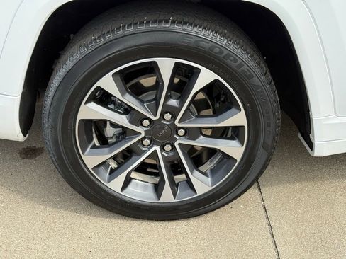 Used 2023 Jeep Grand Cherokee L Overland AWD/4WD image 11