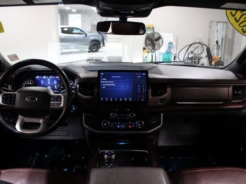 Used 2022 Ford Expedition Max Limited image 2