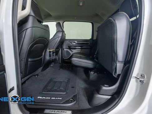 Used 2022 RAM 1500 Laramie AWD/4WD image 32