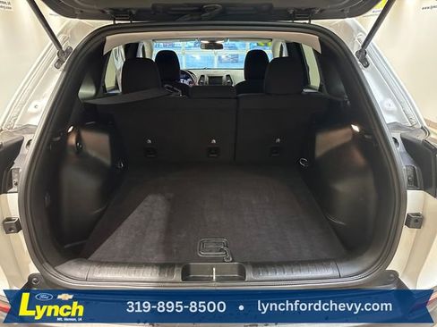 Used 2019 Jeep Cherokee Latitude w/ Cold Weather Group image 13