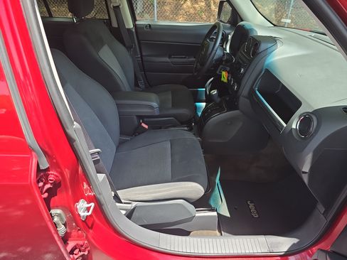 Used 2015 Jeep Patriot Latitude FWD image 10