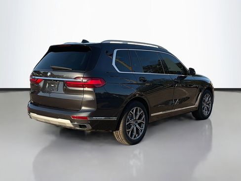 Used 2022 BMW X7 xDrive40i w/ Premium Package image 3