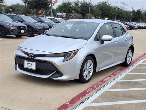 Used 2019 Toyota Corolla SE image 2