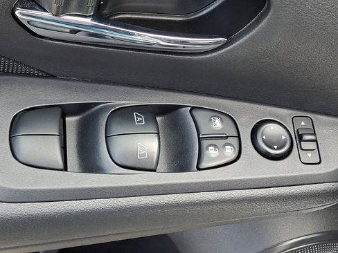 Used 2024 Nissan Kicks SV FWD image 25