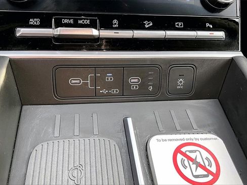 Used 2025 Hyundai Santa Fe Limited image 33