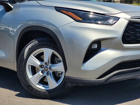 Certified 2024 Toyota Highlander LE AWD/4WD image 4