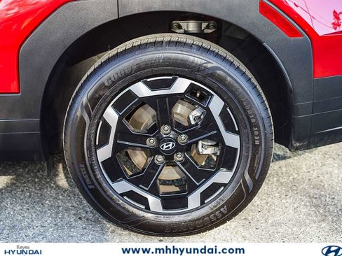 Used 2025 Hyundai Santa Fe SEL FWD image 9