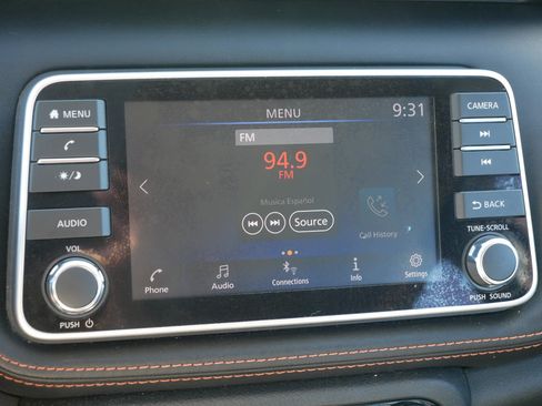 Used 2019 Nissan Kicks SR w/ SR Premium Package FWD image 22